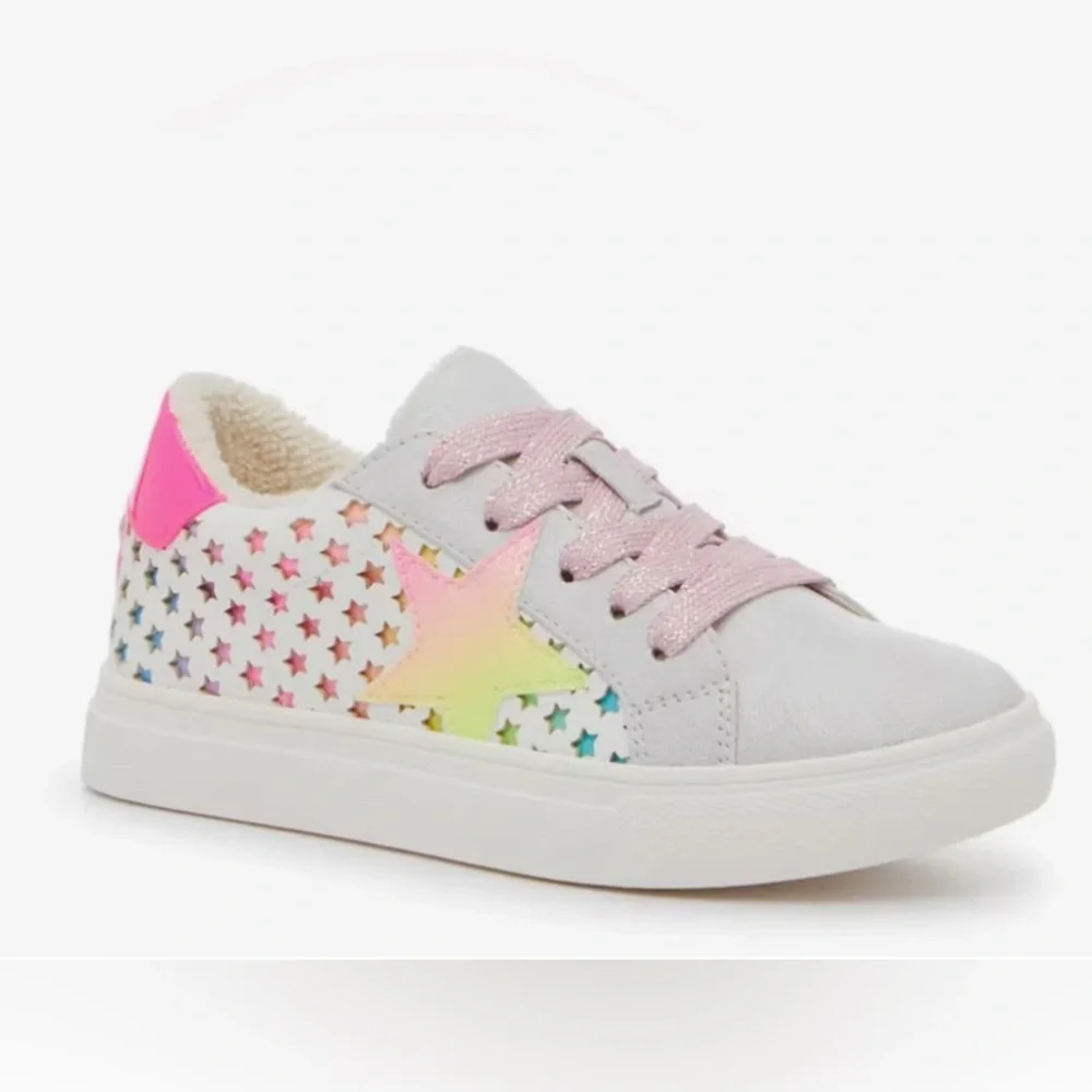 ⭐️🆕Steve Madden Girls Colorful and Fun Rezume Sneakers, 4⭐️